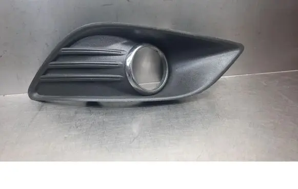 Ford Focus C-MAX Front bumper lower grill 8M51-19952-AE