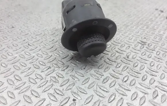 Renault Modus Wing mirror switch
