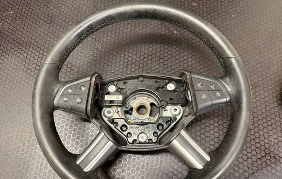 Mercedes-Benz ML W164 Steering wheel A1648200511 61460370 027705000429