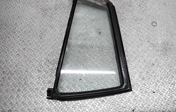 Mazda 3 I Rear vent window glass 