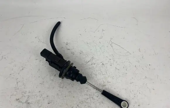 Audi A4 S4 B8 8K Clutch master cylinder 8K0907658H