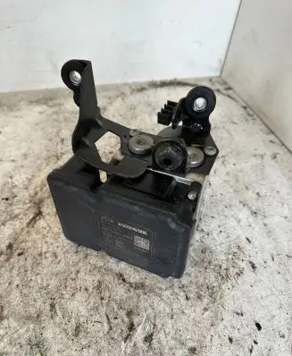 Volvo XC70 ABS Pump 30681619
