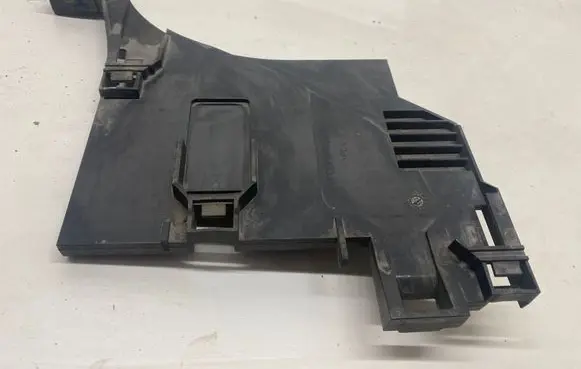 Land Rover Evoque I Headlight/headlamp mounting bracket VPCCFX13D084A