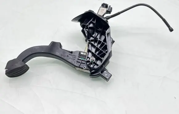 Clutch pedal