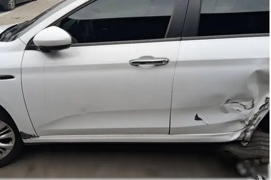 Fiat Tipo Front door