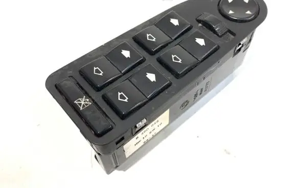 BMW 5 E39 Electric window control switch 8380646