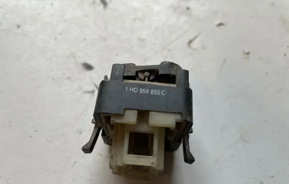 Volkswagen Golf III Electric window control switch 1H0959855C