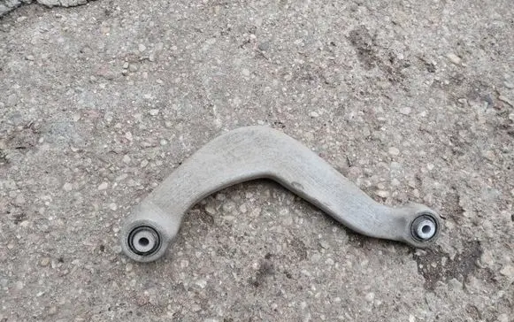 Rear control arm