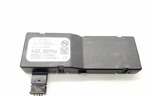 Opel Astra J Antenna control unit 13500144