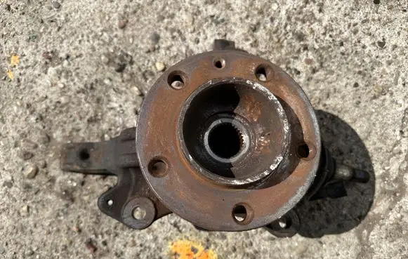 Renault Master III Front wheel hub