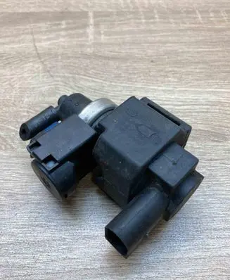 Audi A4 S4 B6 8E 8H Turbo solenoid valve 059906629A