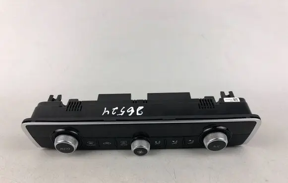 Audi A3 S3 A3 Sportback 8P Climate control unit 8V0820043