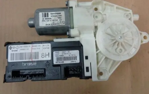 Renault Latitude (L70) Front door window regulator motor