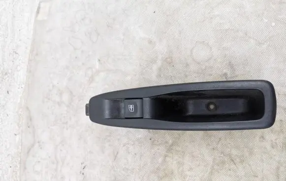Renault Captur Electric window control switch 829614619R