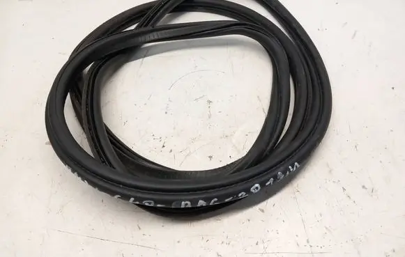 BMW 6 F12 F13 Trunk rubber seal (body) 