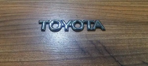 Toyota Yaris Manufacturer badge logo/emblem 