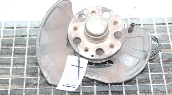 Mercedes-Benz CLC CL203 Front wheel hub