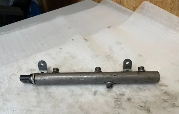 Mercedes-Benz E W211 Fuel main line pipe A6420702595