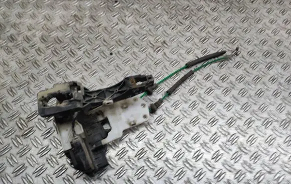 Hyundai i30 Front door lock 