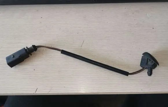 Skoda Fabia Mk1 (6Y) Windshield washer spray nozzle 6Y0955986