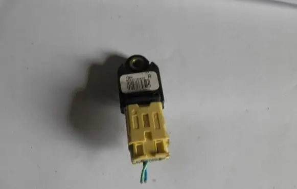 Toyota Avensis T250 Airbag deployment crash/impact sensor 8983305020T25