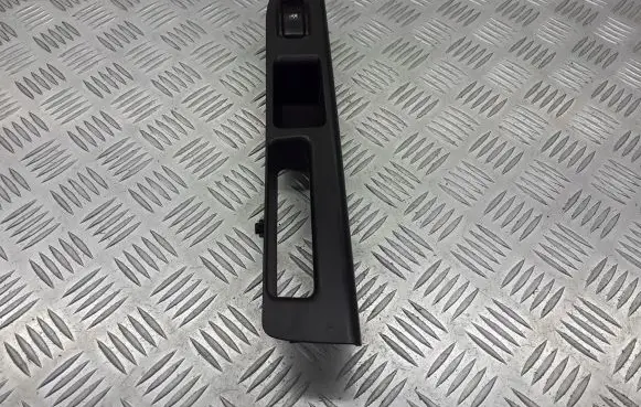 KIA Rio Quarter vent window switch 