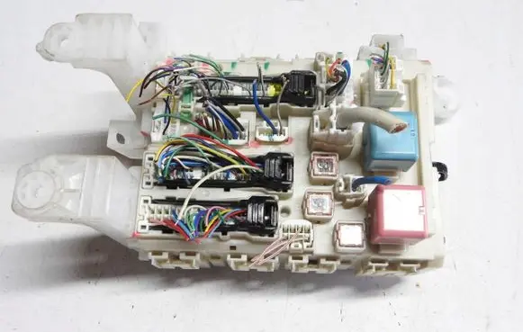 Toyota Auris 150 Relay mounting block 30002