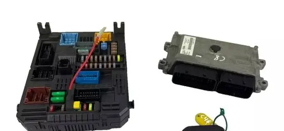 Peugeot 208 Fuse module 9830790580 9830510980 9810666677