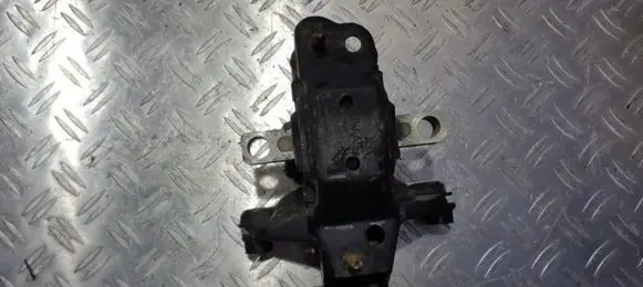 Skoda Fabia Mk1 (6Y) Engine mount bracket