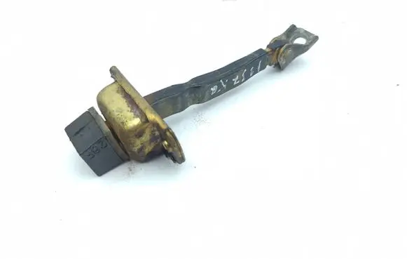 Mitsubishi Pajero Rear door check strap stopper