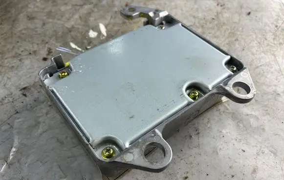 Toyota Land Cruiser (J120) Airbag control unit/module 8917060120 1523006171
