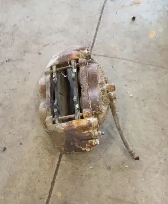 Toyota Land Cruiser (J200) Front brake caliper 4773060280