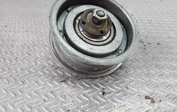Volkswagen PASSAT B5.5 Timing belt/chain tensioner VKM11113