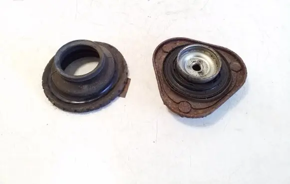 Toyota Prius (XW30) Coil spring mount 