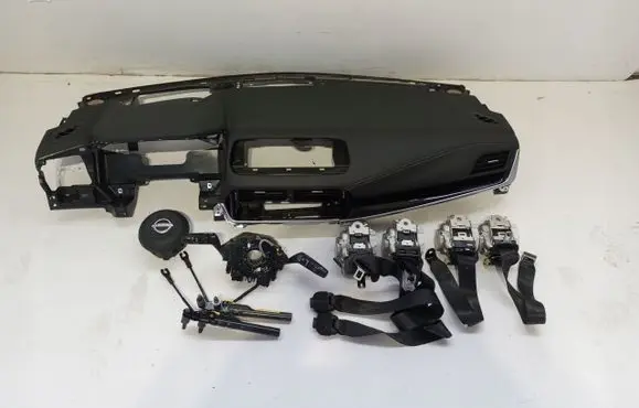 Nissan Qashqai Radio/GPS head unit trim 