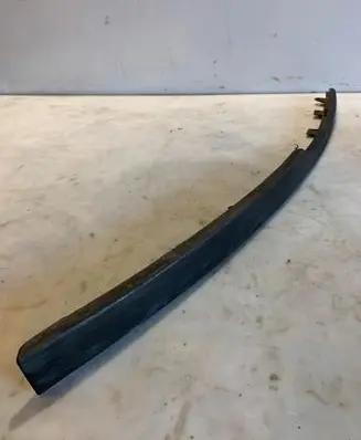 Front bumper lip