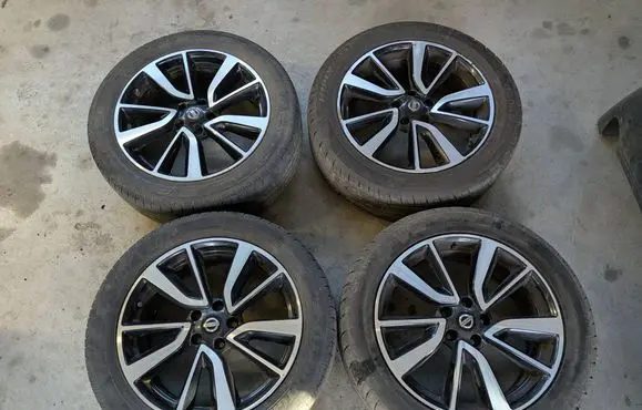 Nissan X-Trail T32 R19 alloy rim 