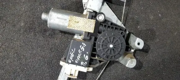 Opel Omega B1 Rear door window regulator motor 013082165