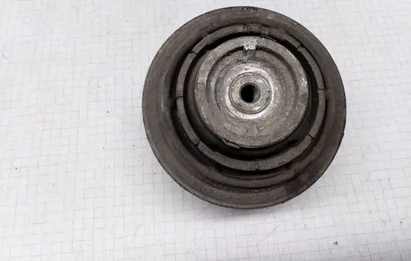 Mercedes-Benz E W211 Engine mount bracket