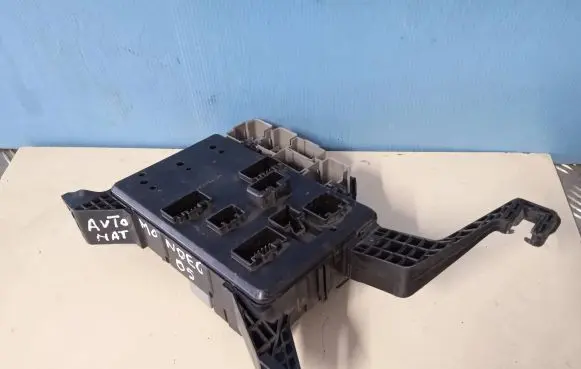 Ford Mondeo Mk III Fuse box set 1S7T14A301CC 4S7T14A073AA