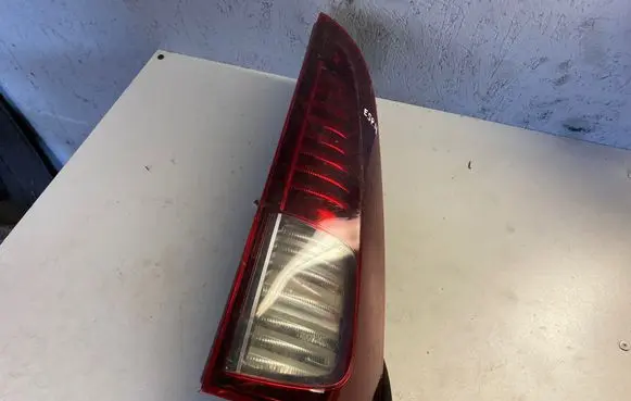 Renault Espace IV Rear/tail lights 8200394724