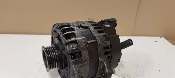 Mercedes-Benz B W246 W242 Generator/alternator A0009063322 0125711028