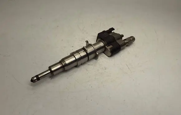 BMW X5 E70 Fuel injector 13537585261 13538616079 13537565138