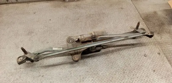 Volvo V70 Front wiper linkage and motor 30796358