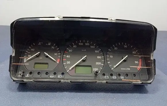 Volkswagen PASSAT B4 Speedometer (instrument cluster) 3A0919861A