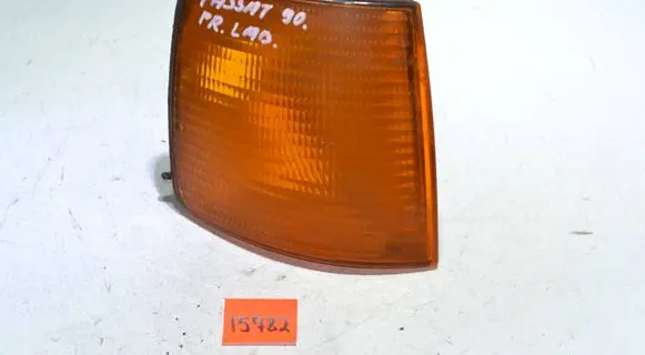 Volkswagen PASSAT B3 Front indicator light 357953050