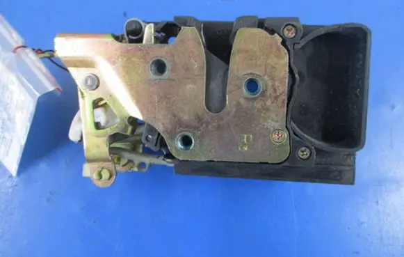 Chevrolet Lacetti Front door lock