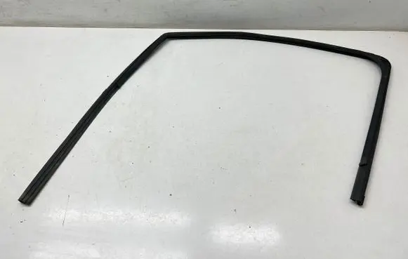 Toyota Proace Rubber seal front door window/glass 