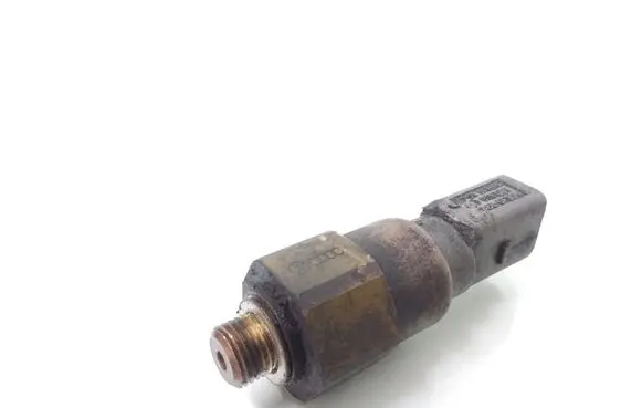 Audi TT Mk1 Oil pressure sensor 1J0919081