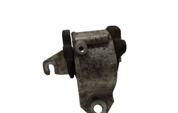 Honda Insight Engine mount bracket TM8